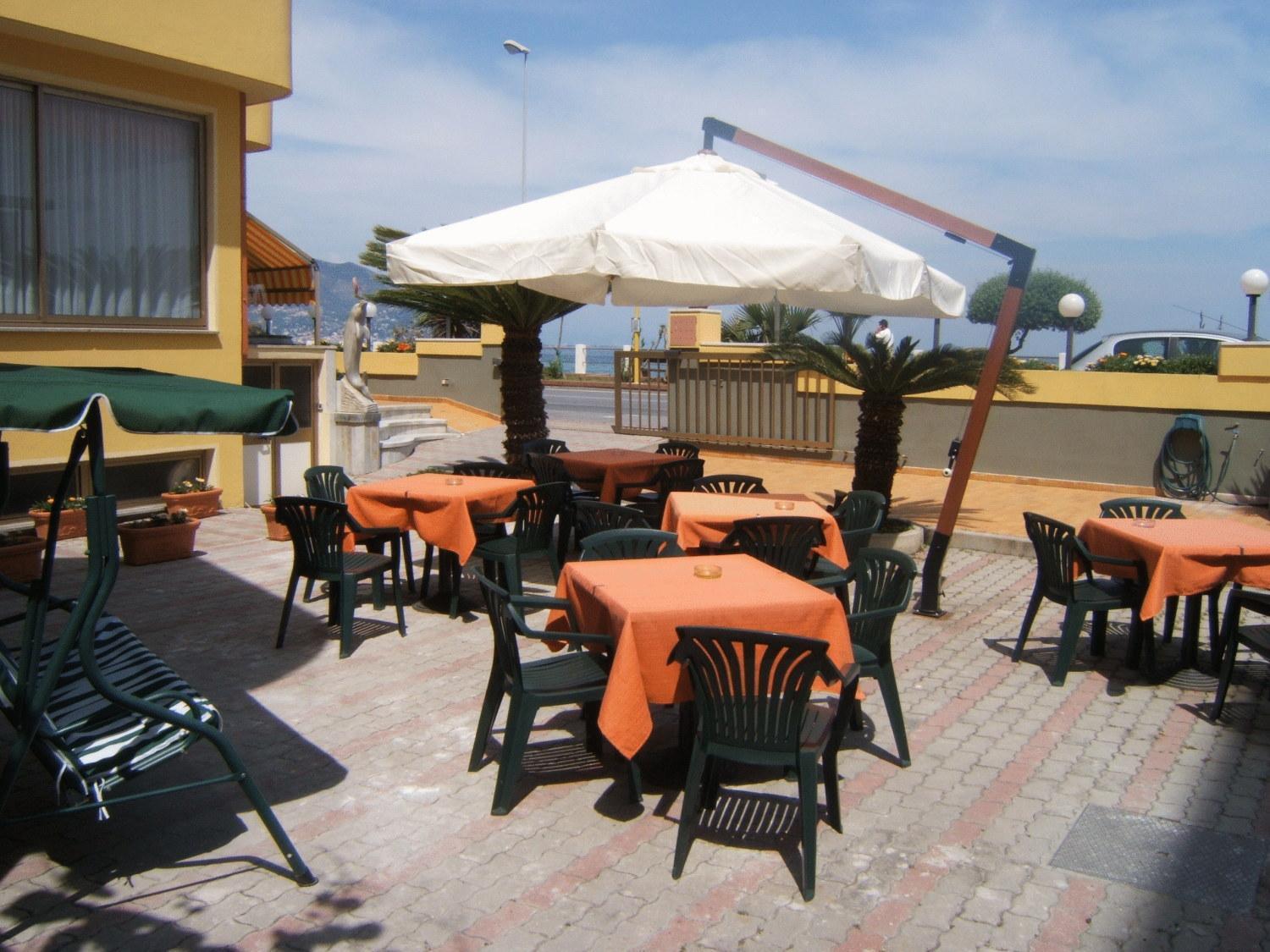 Hotel Delfino Laigueglia Exterior photo
