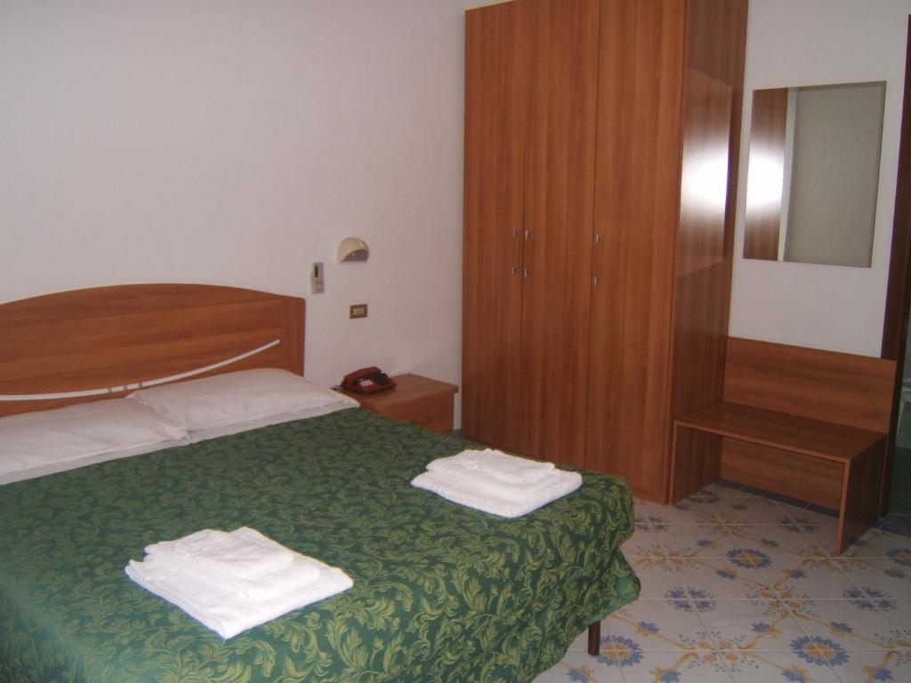 Hotel Delfino Laigueglia Exterior photo