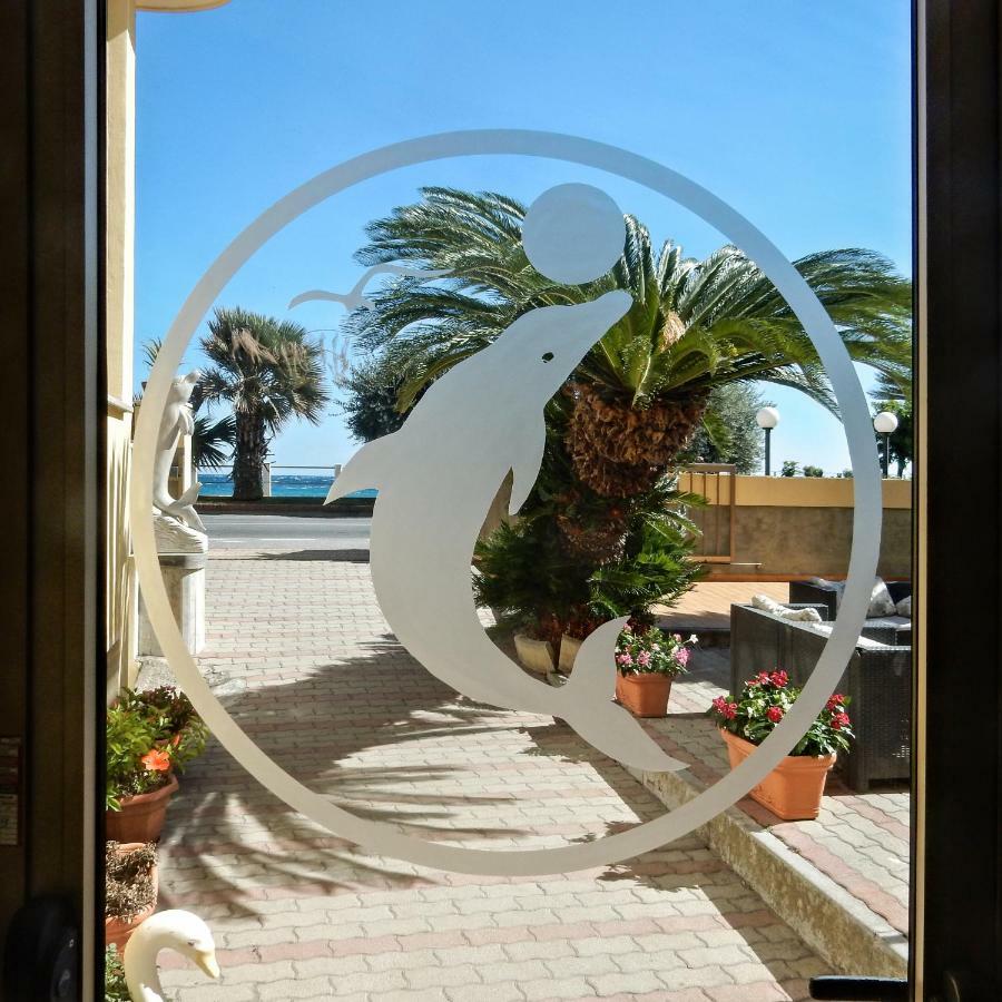Hotel Delfino Laigueglia Exterior photo